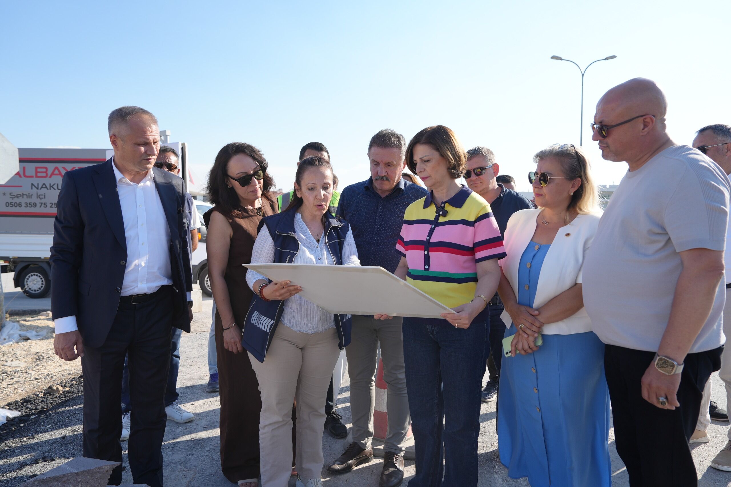 Başkan Ünlüce, yol çalışmalarını yerinde inceledi