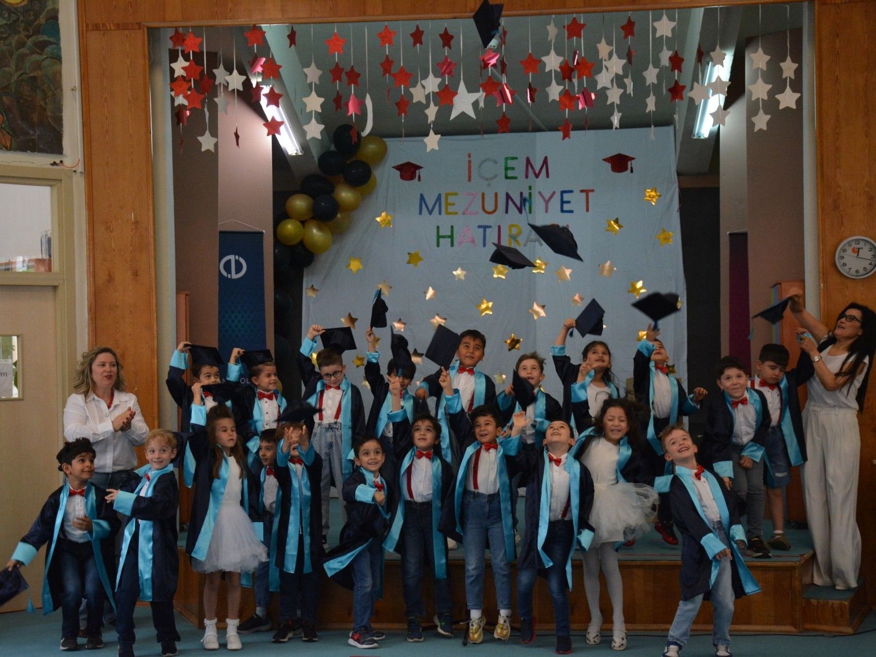 İÇEM'de mezuniyet coşkusu
