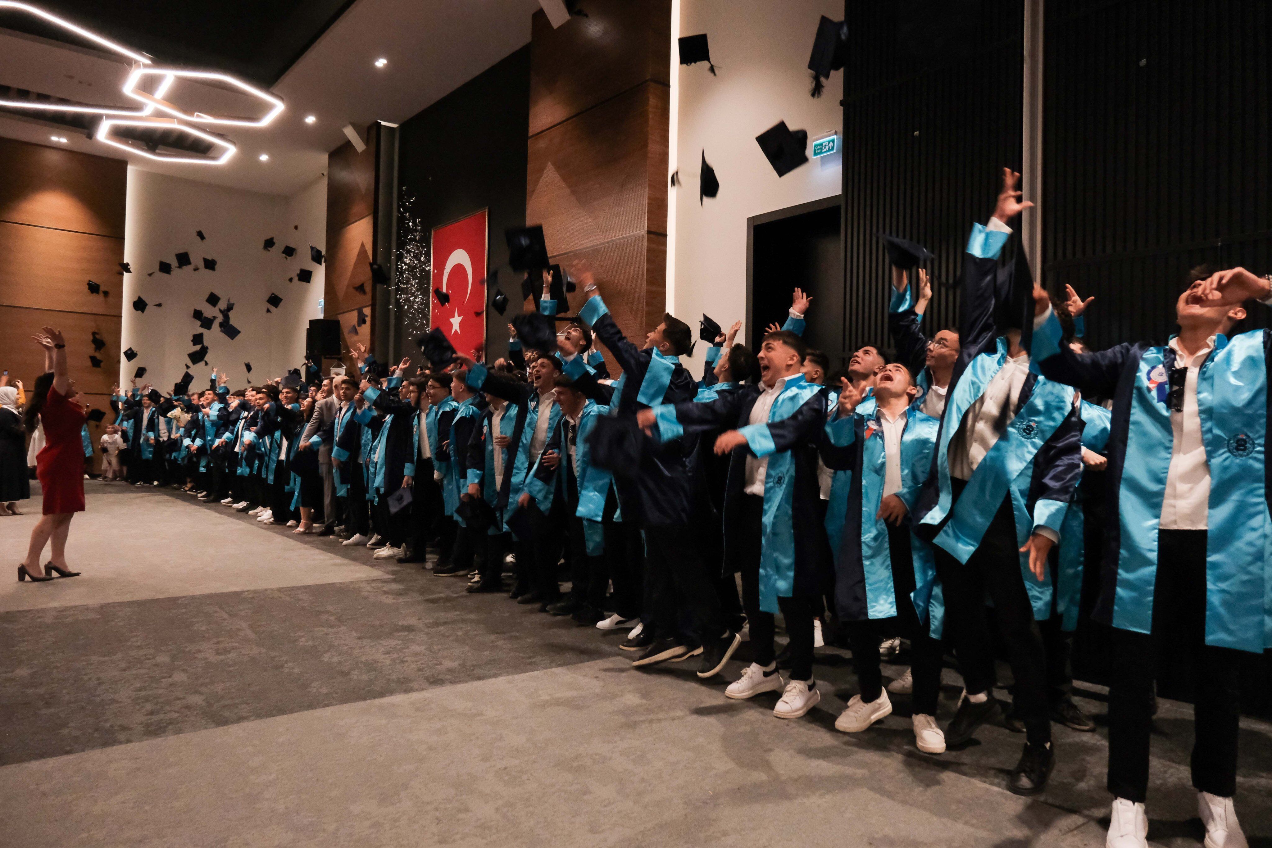 Özel EOSB MTAL 355 öğrenciyi mezun etti
