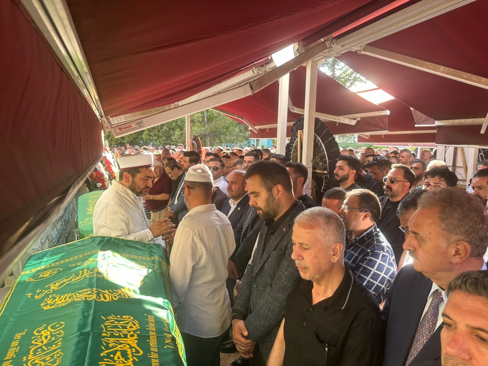 Eskişehirspor'da iki vefat haberi şehri yasa boğdu