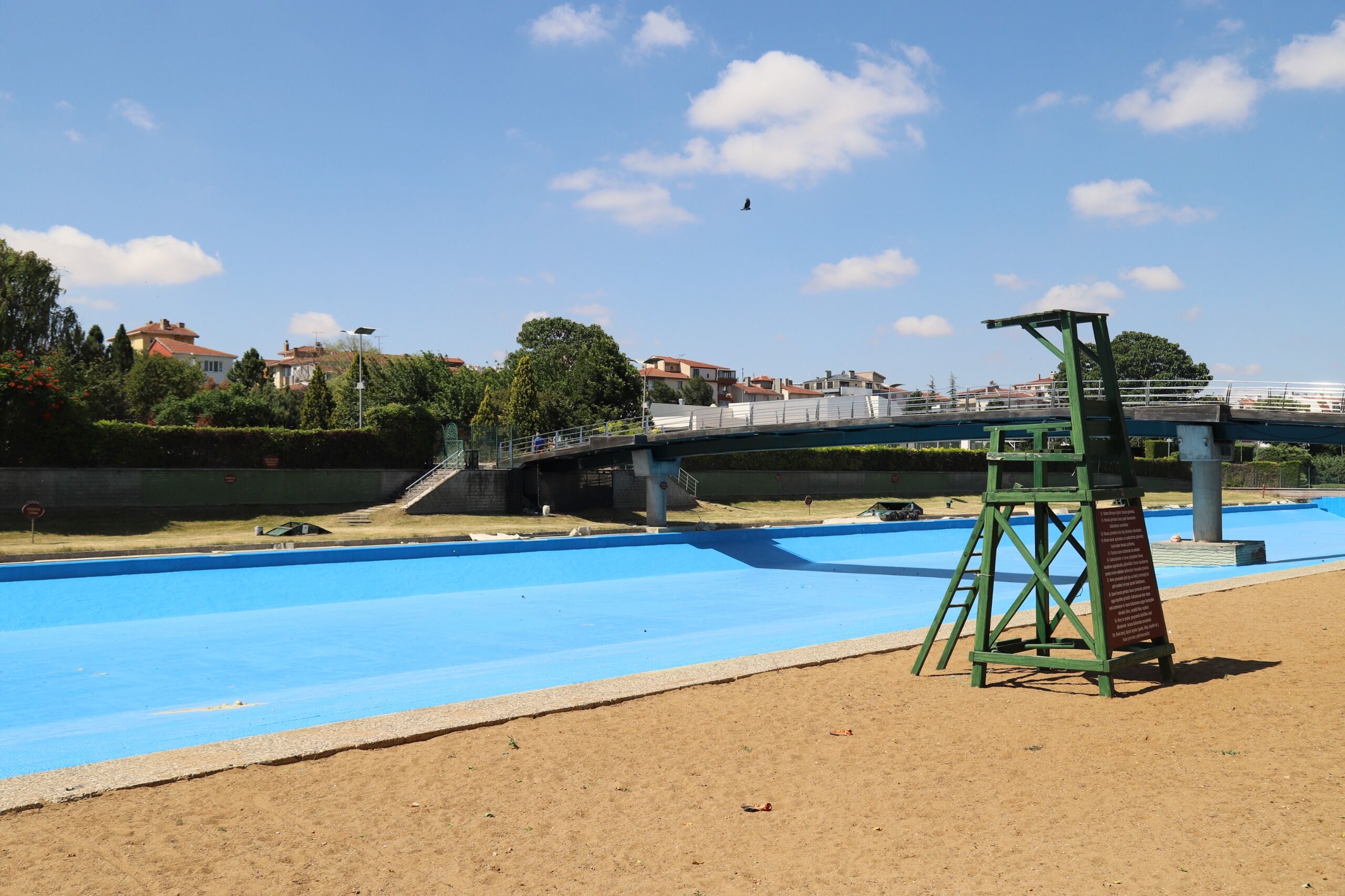 Kentpark yapay plajında kapsamlı bakım yürütülüyor