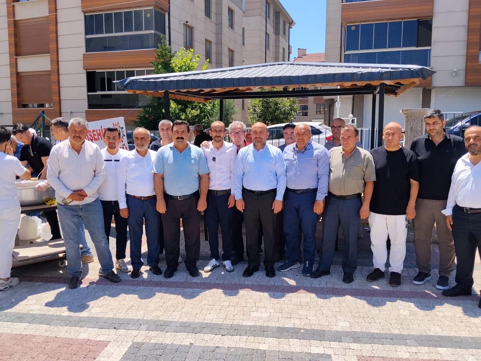 Dereyalak Köyü Derneğinden bin 500 kişiye aşure ikramı