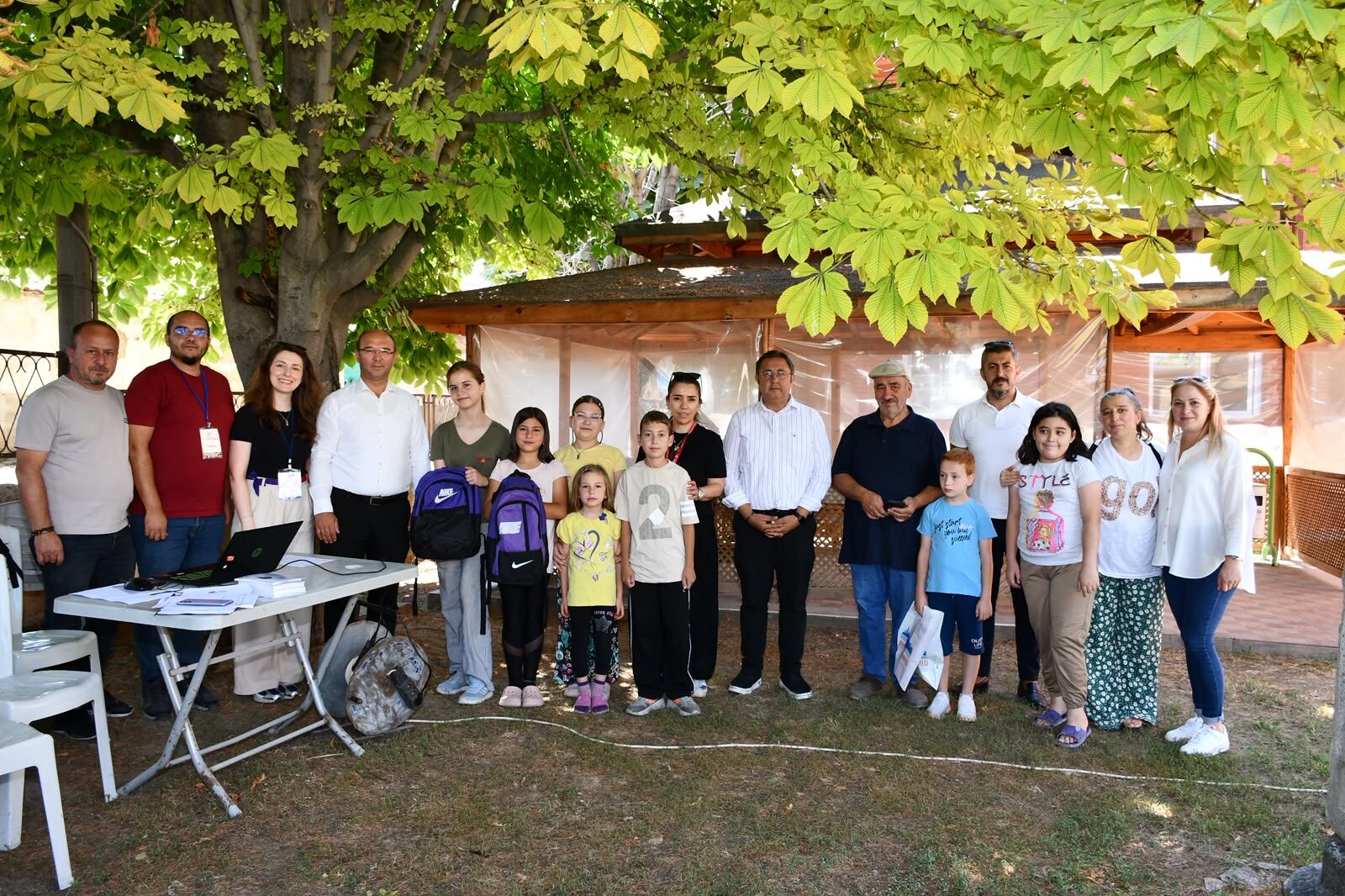 Kırsaldaki öğrencilere eğitim destekleri dağıtılmaya başladı