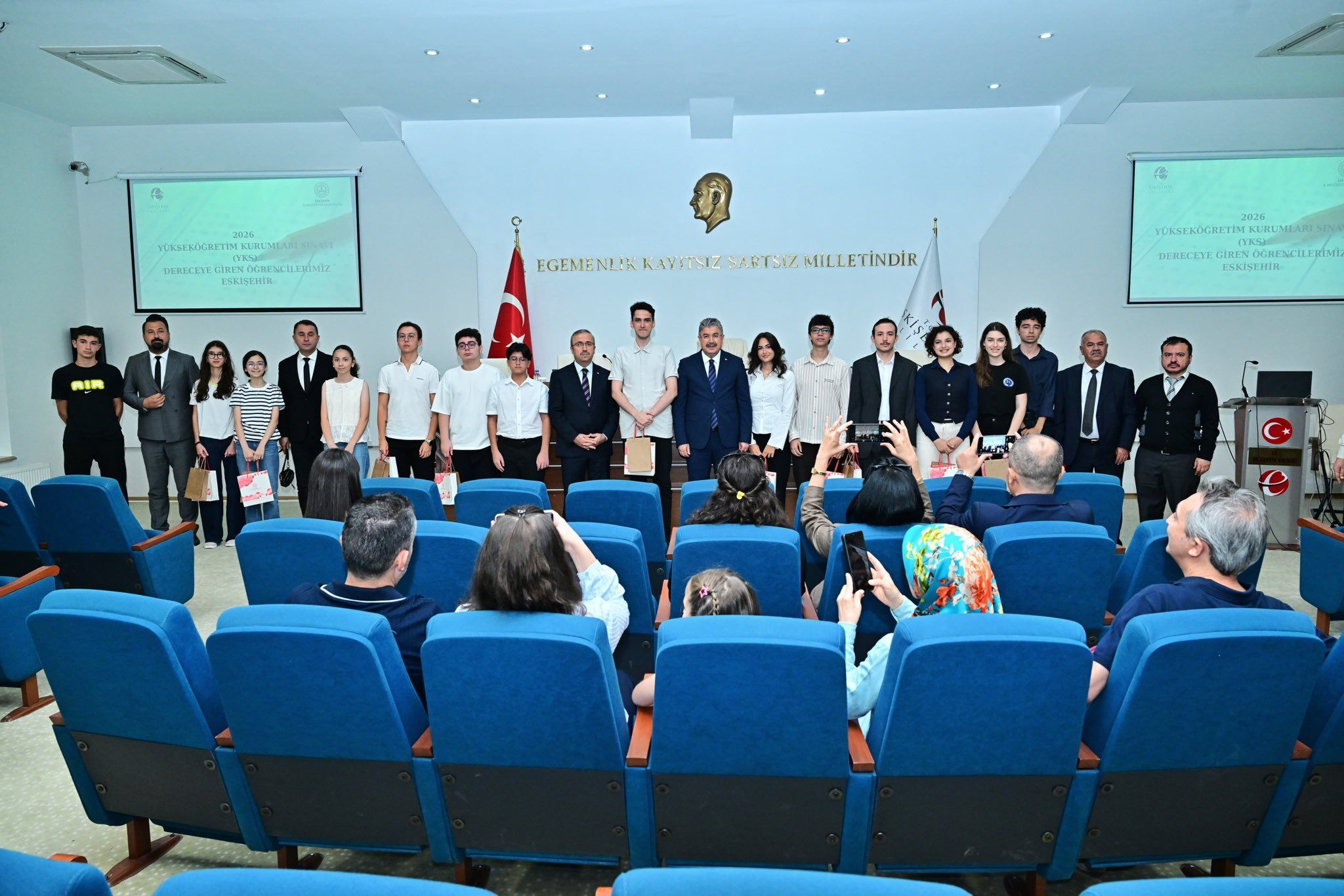 YKS ve LGS'de tam puan yapan öğrenciler bir araya geldi