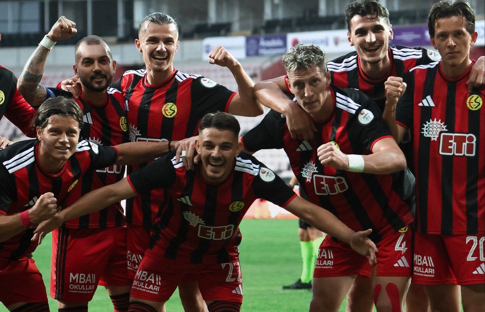 Şimşekler lige hızlı başladı!