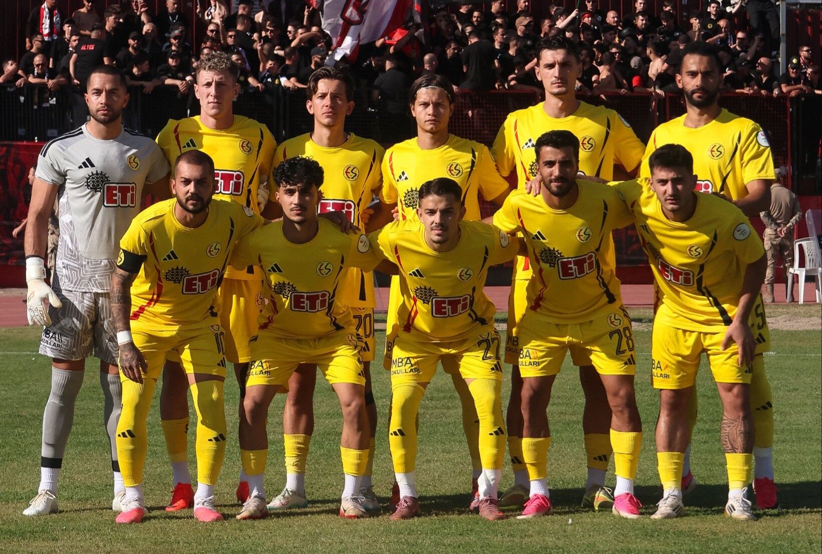 Eskişehirspor, Uşakspor deplasmanından 2-2 beraberlikle ayrıldı