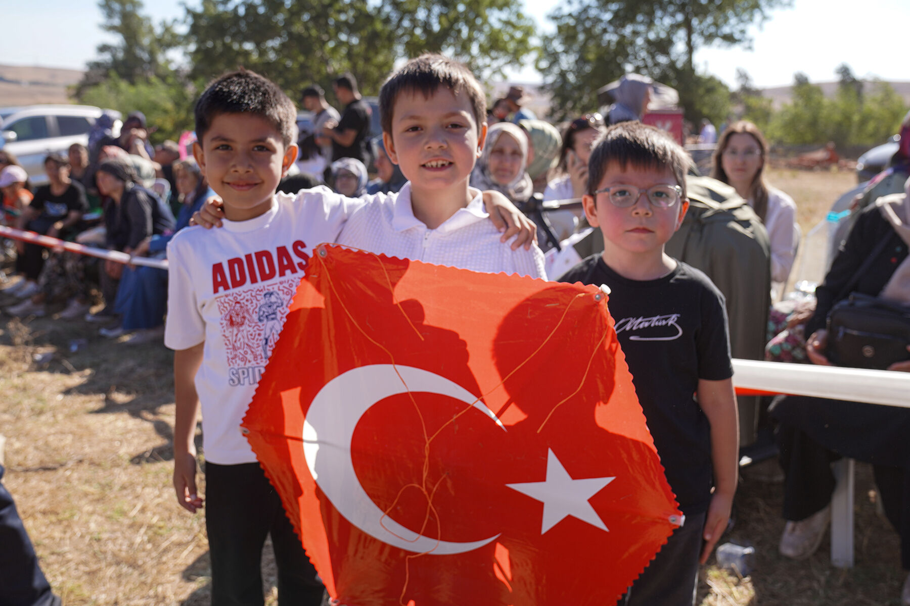 Uludere'de Uçurtma Şenliği renkli görüntülere sahne oldu