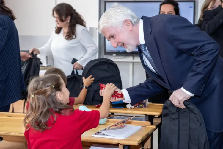 TEI'den Mahmudiye'deki öğrencilere kırtasiye desteği