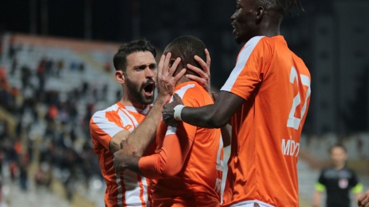 Adanaspor sahasında Osmanlıspor'u devirdi