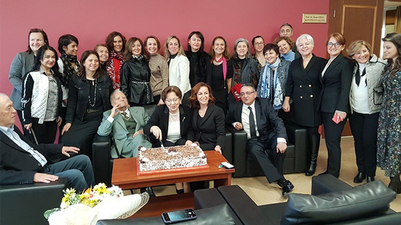 Anadolu Üniversitesi'nde anlamlı tören