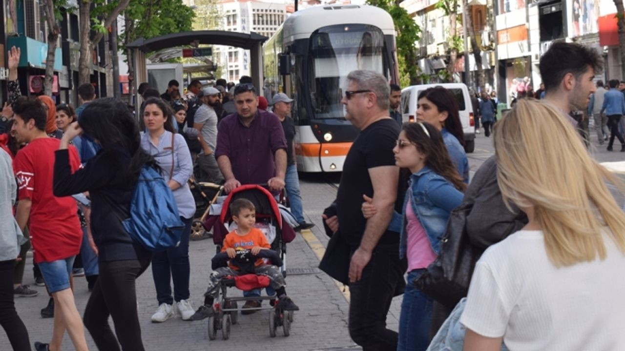 Eskişehir'in nufüsü 900 bine yaklaştı!