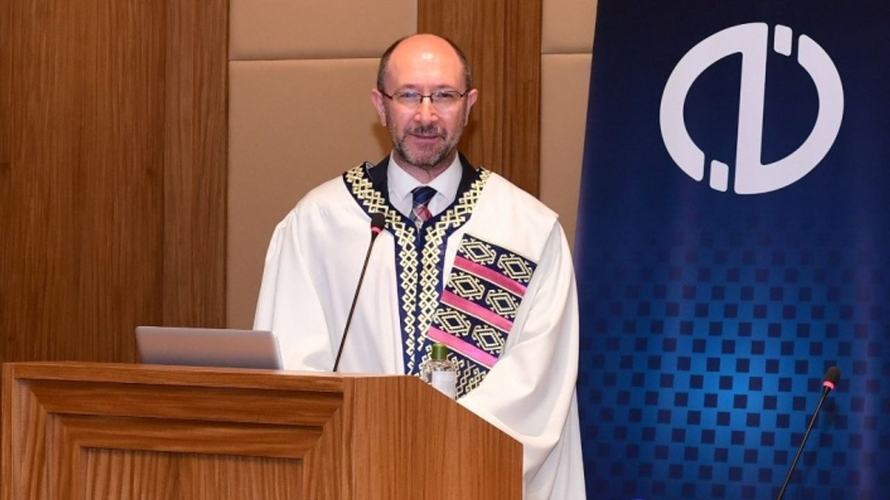 Rektörlük Görev Teslim Töreni gerçekleştirildi
