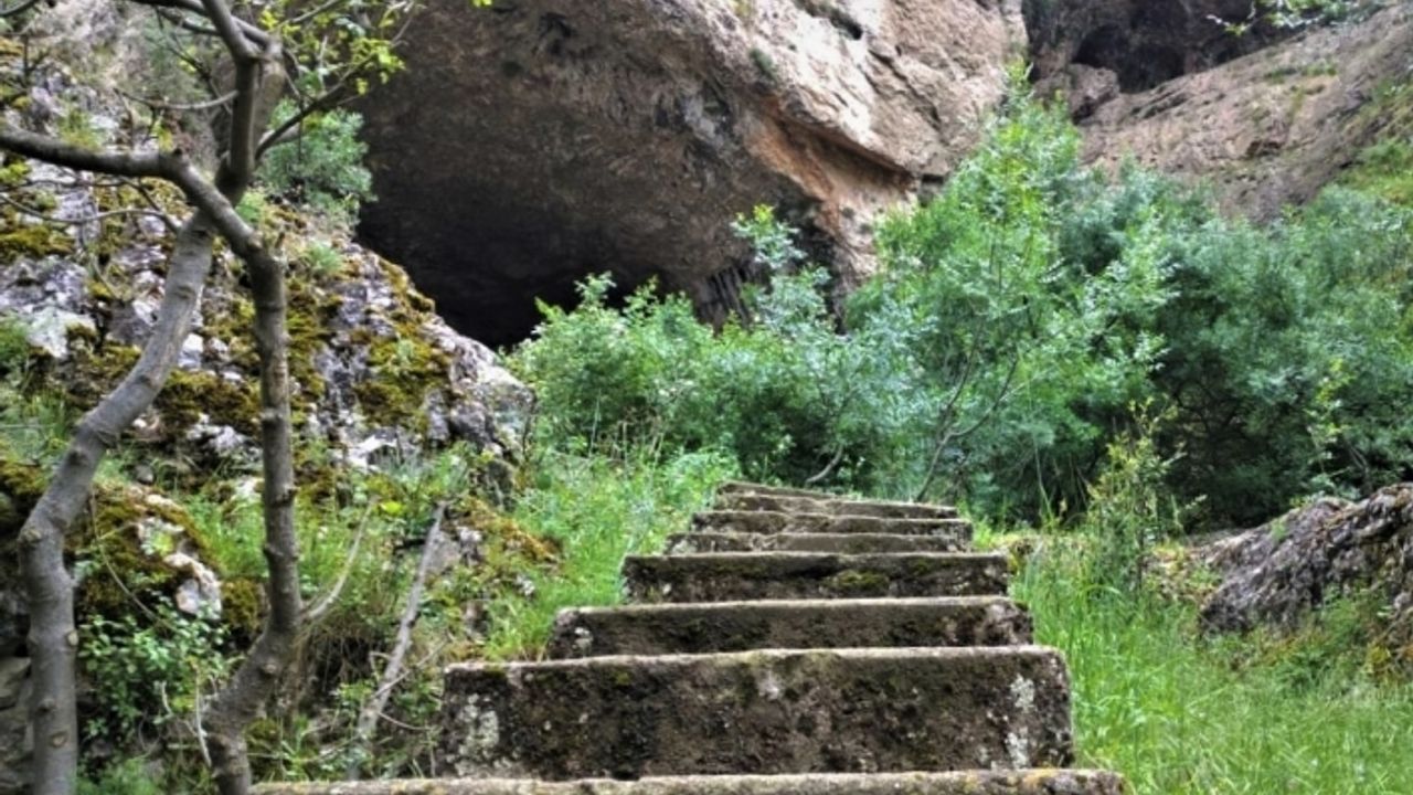 Tarih öncesi mağaralar havadan görüntülendi