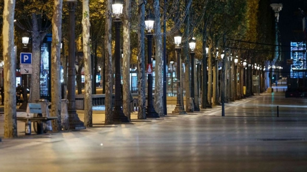 Fransa'da sokağa çıkma yasağı başladı