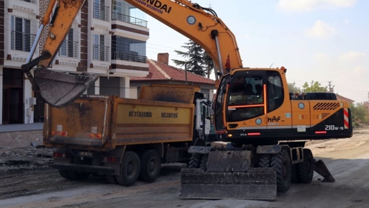 Sivrihisar'da üst yapı çalışmaları sürüyor