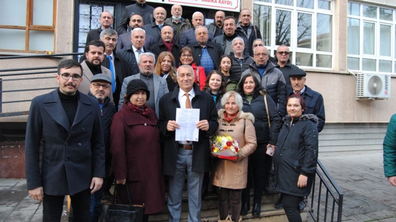 Başkan Kabasakal mazbatasını alarak göreve başladı