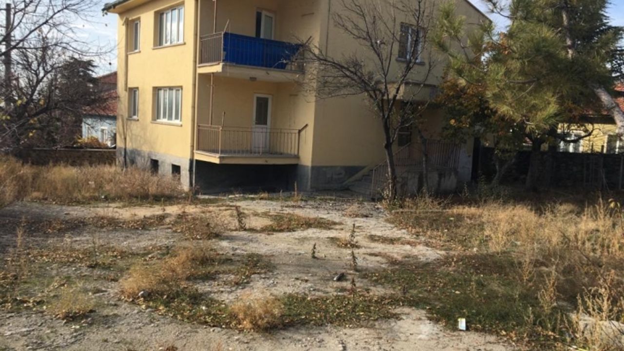 Bu lojmanlar harap olmaya terk edildi!