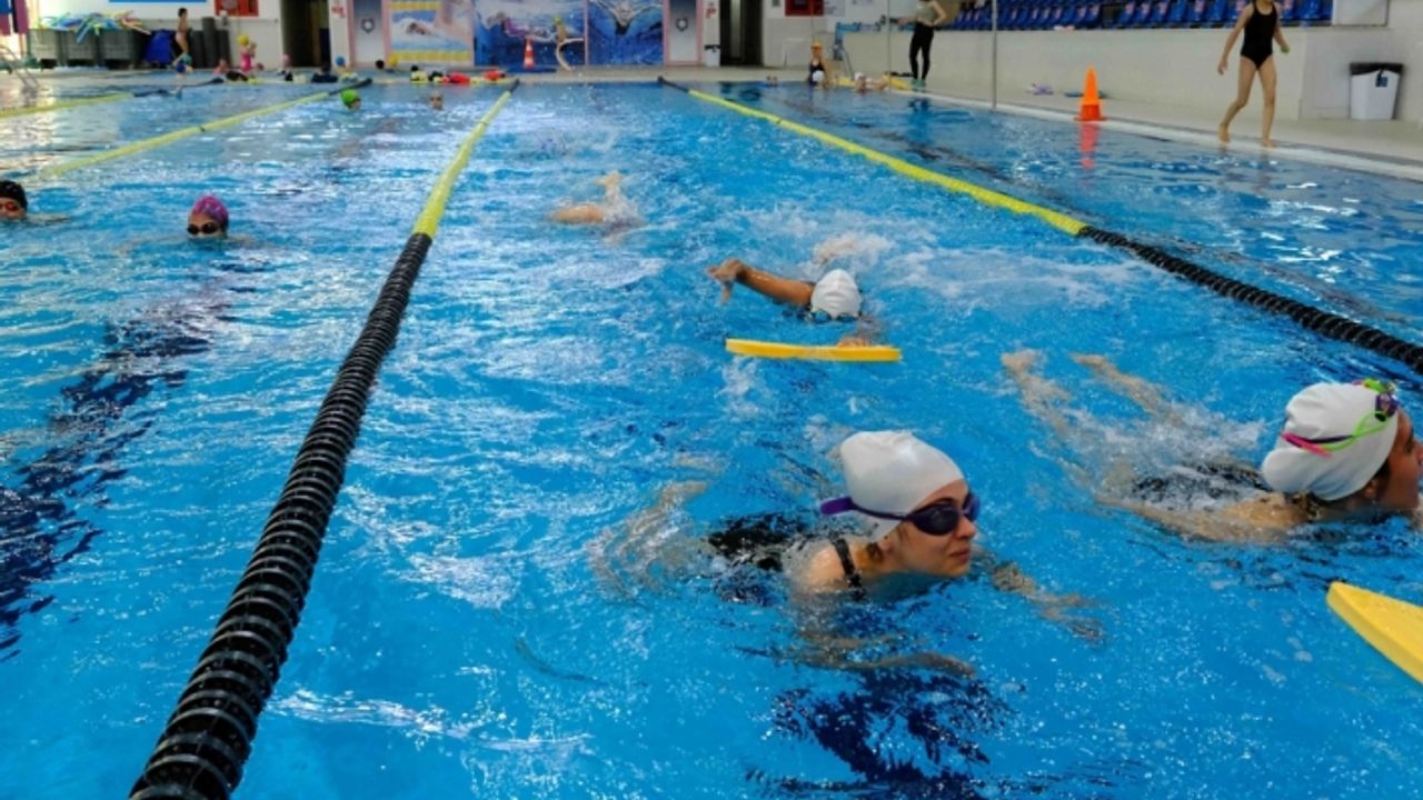 Kentpark kapalı yüzme havuzu kayıtları başlıyor