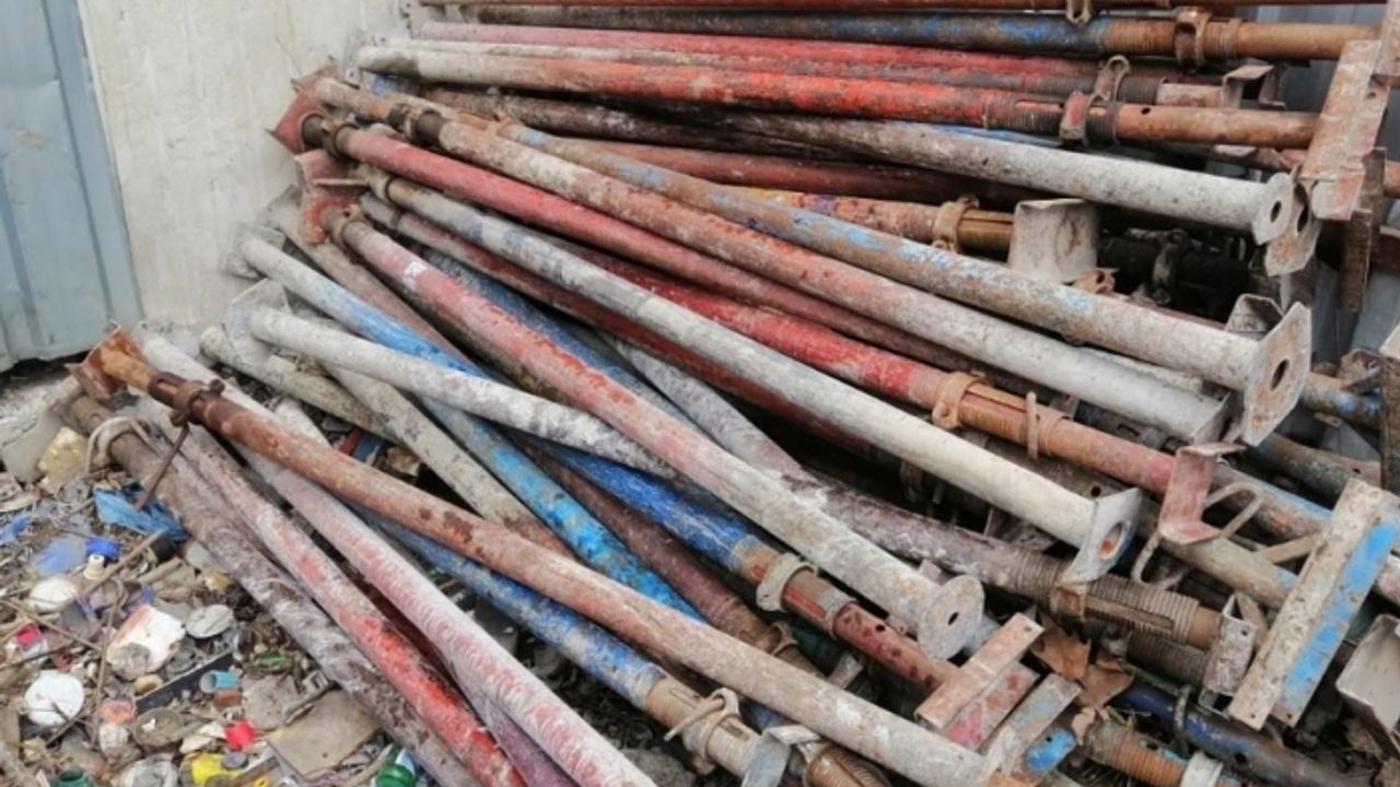 Şantiyeden çalınan inşaat malzemeleri hurdacıdan çıktı