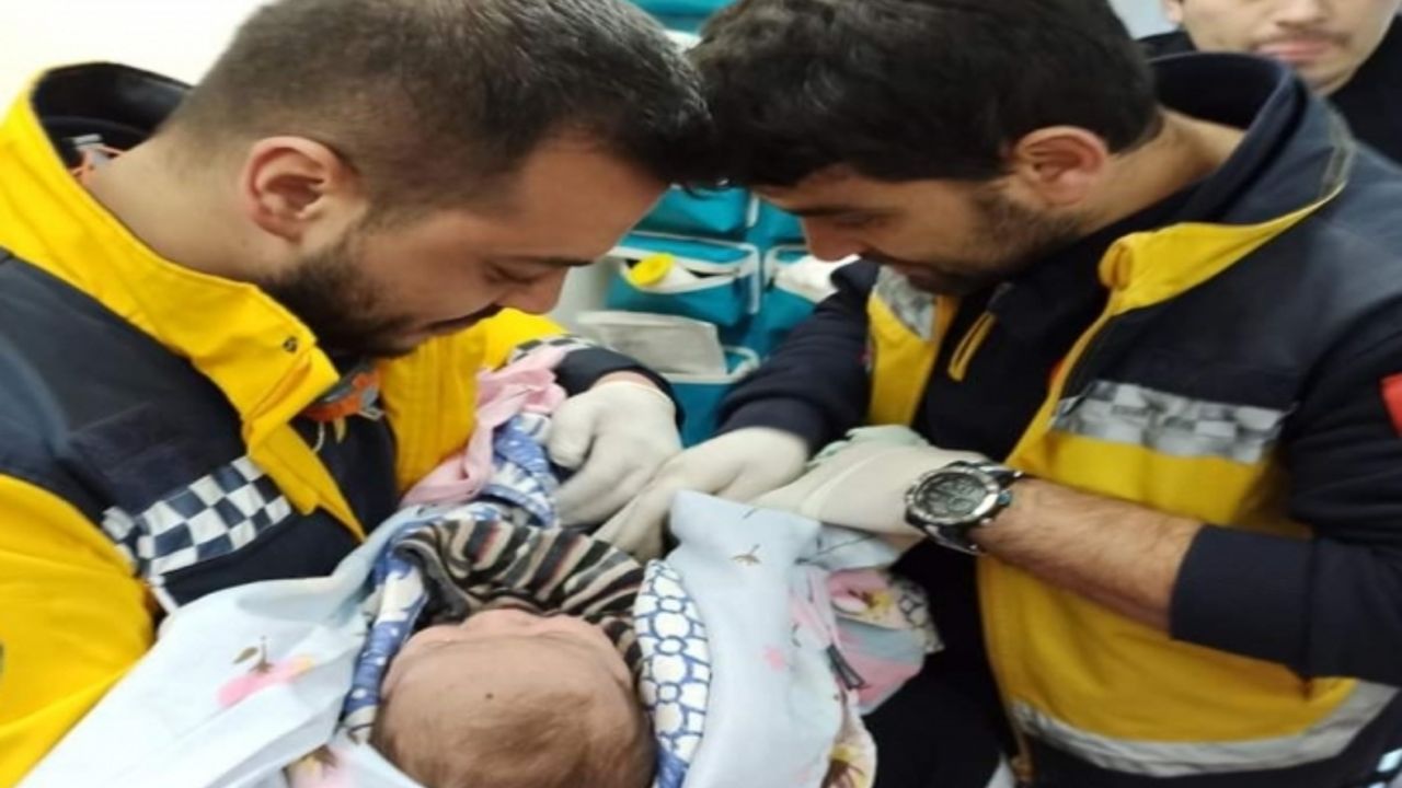 62. saatte gelen mucize bebek yüzleri güldürdü