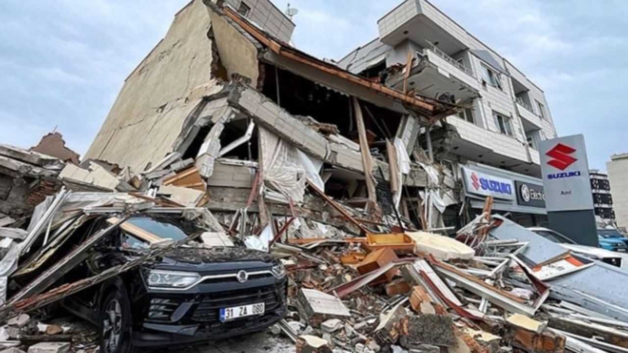 Asrın felaketinde ölü sayısı 35 bin 418'e yükseldi