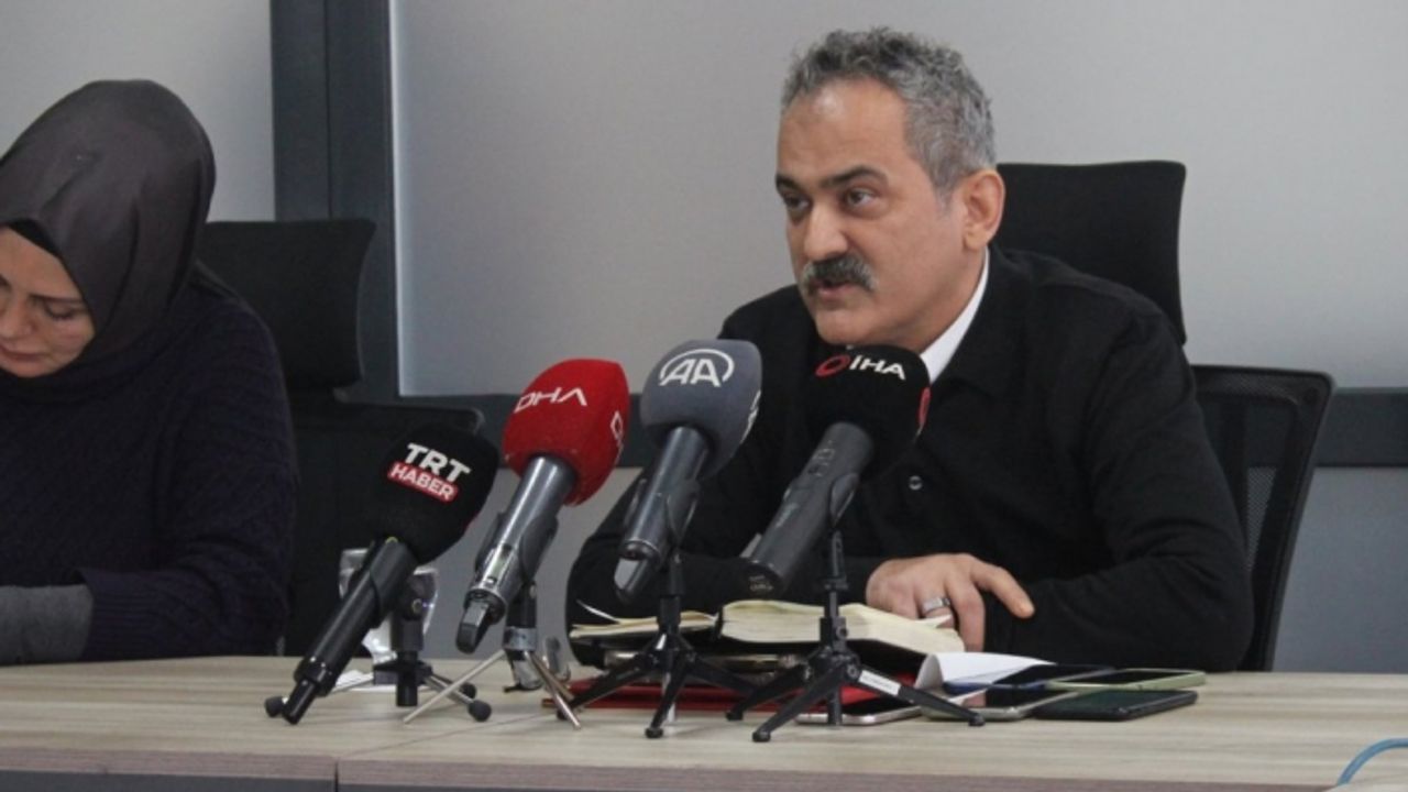 Depremzede 99 bin 853 öğrenci 71 ile nakledildi