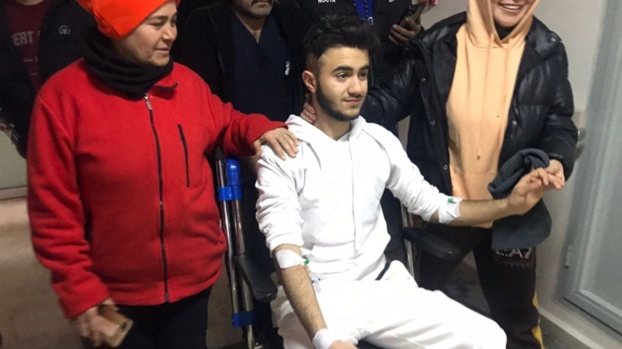 Enkazdan kurtarılan genç oyuncu Eskişehir'de forma giyecek