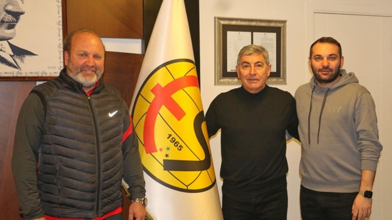 Es Es'in yeni hocası Özcan Kızıltan ile imzalar atıldı