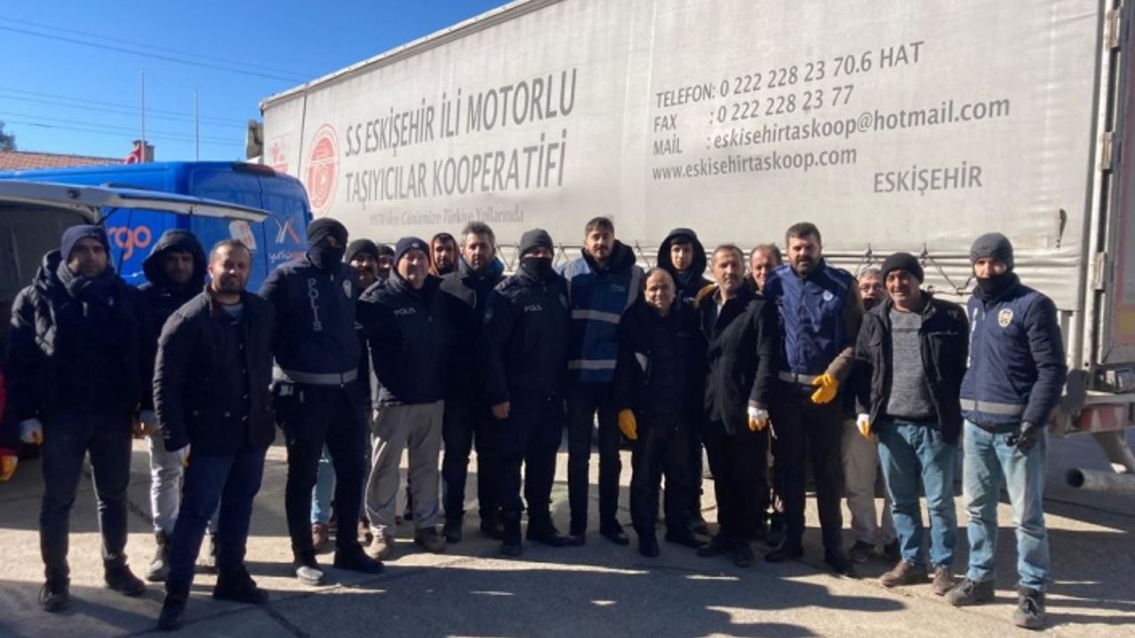 Odunpazarı'nın 17 yardım tırı deprem bölgesinde
