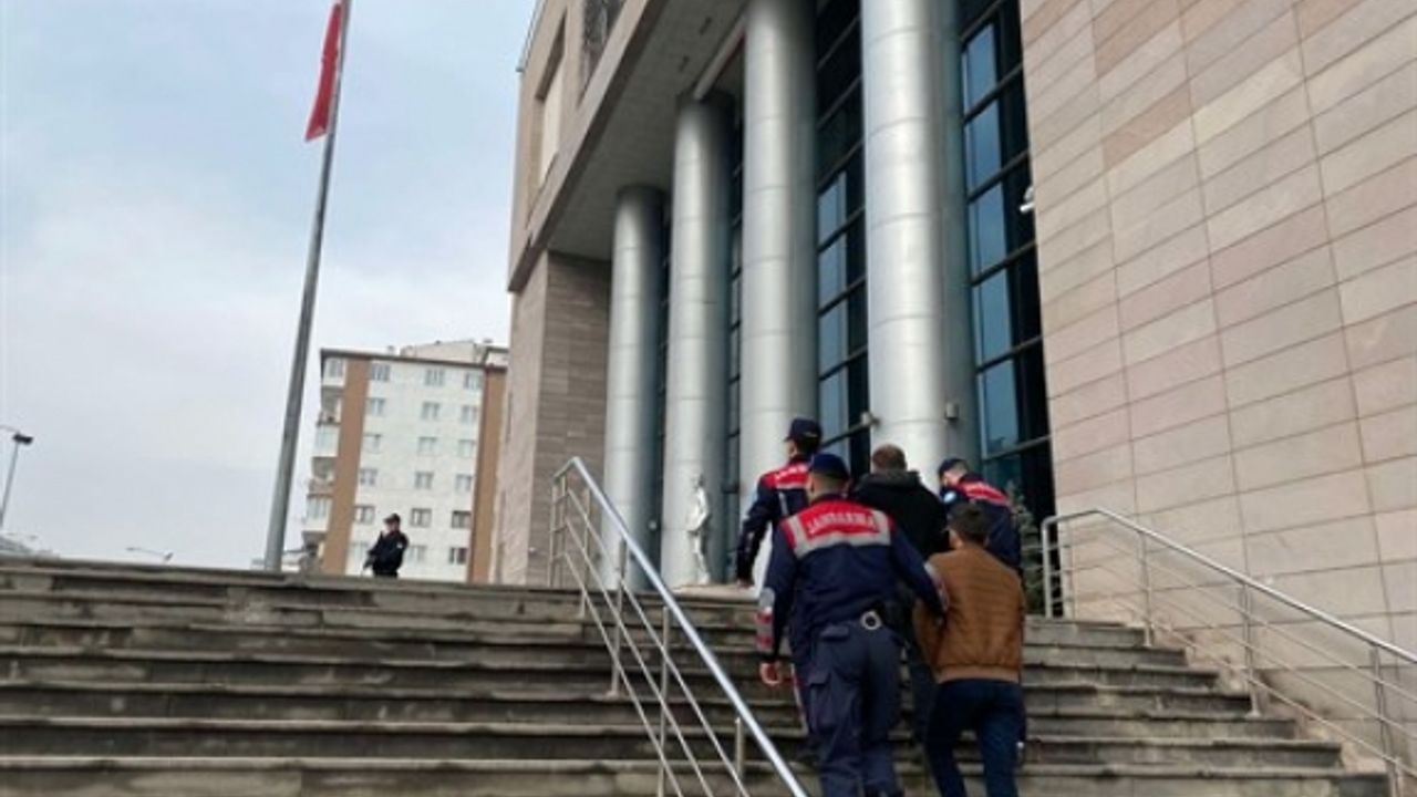 700 kilogram bakır kablo hırsızlığı şüphelileri yakalandı