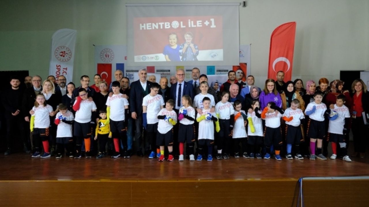 Down sendromlu çocuklar Eskişehir'de hentbol öğrenecek