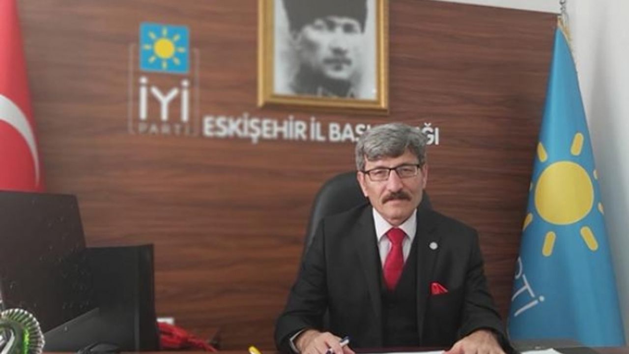 İYİ Partili eski başkan CHP'ye üye oldu