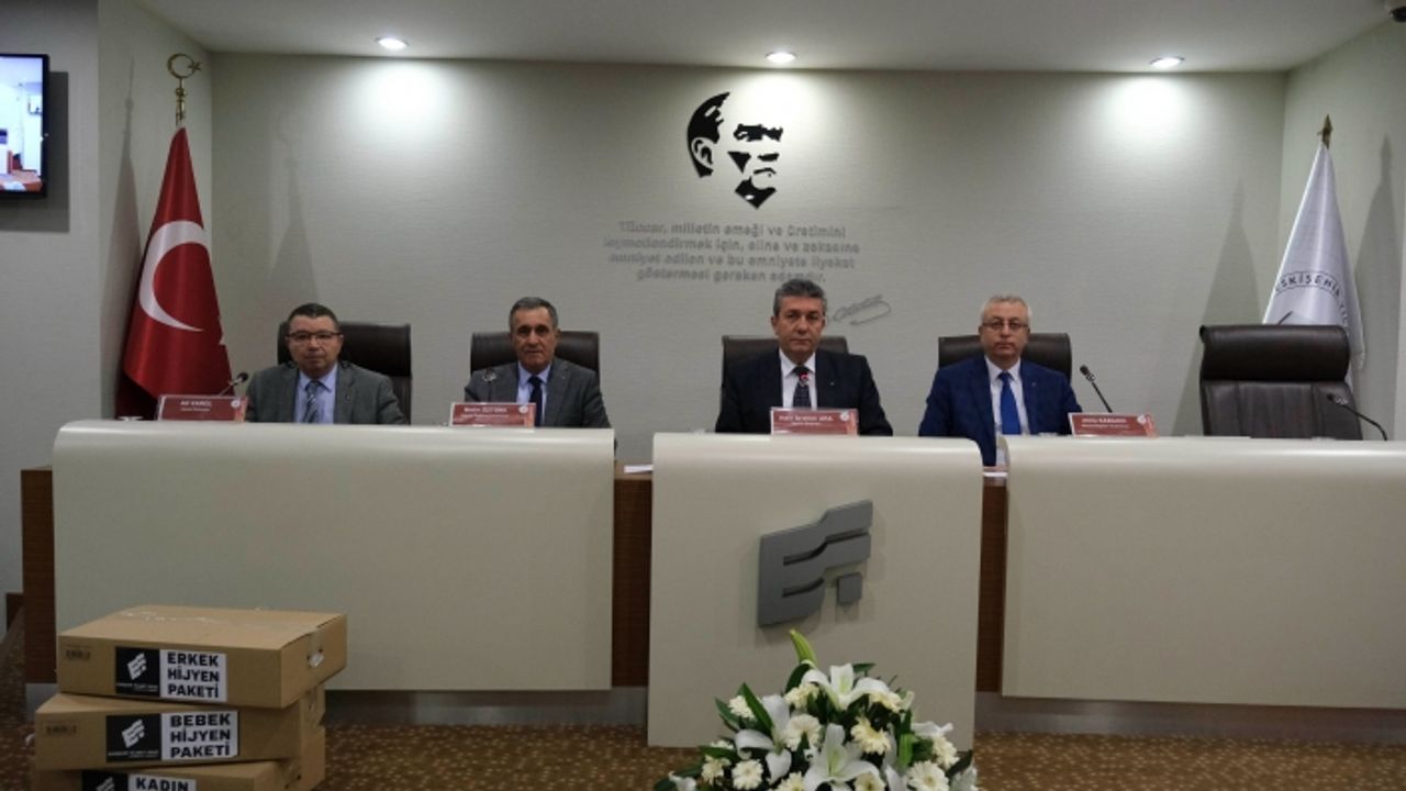 Metin Güler; "Eskişehir’deki depremzedelerin ihtiyaçlarına destek oluyoruz"