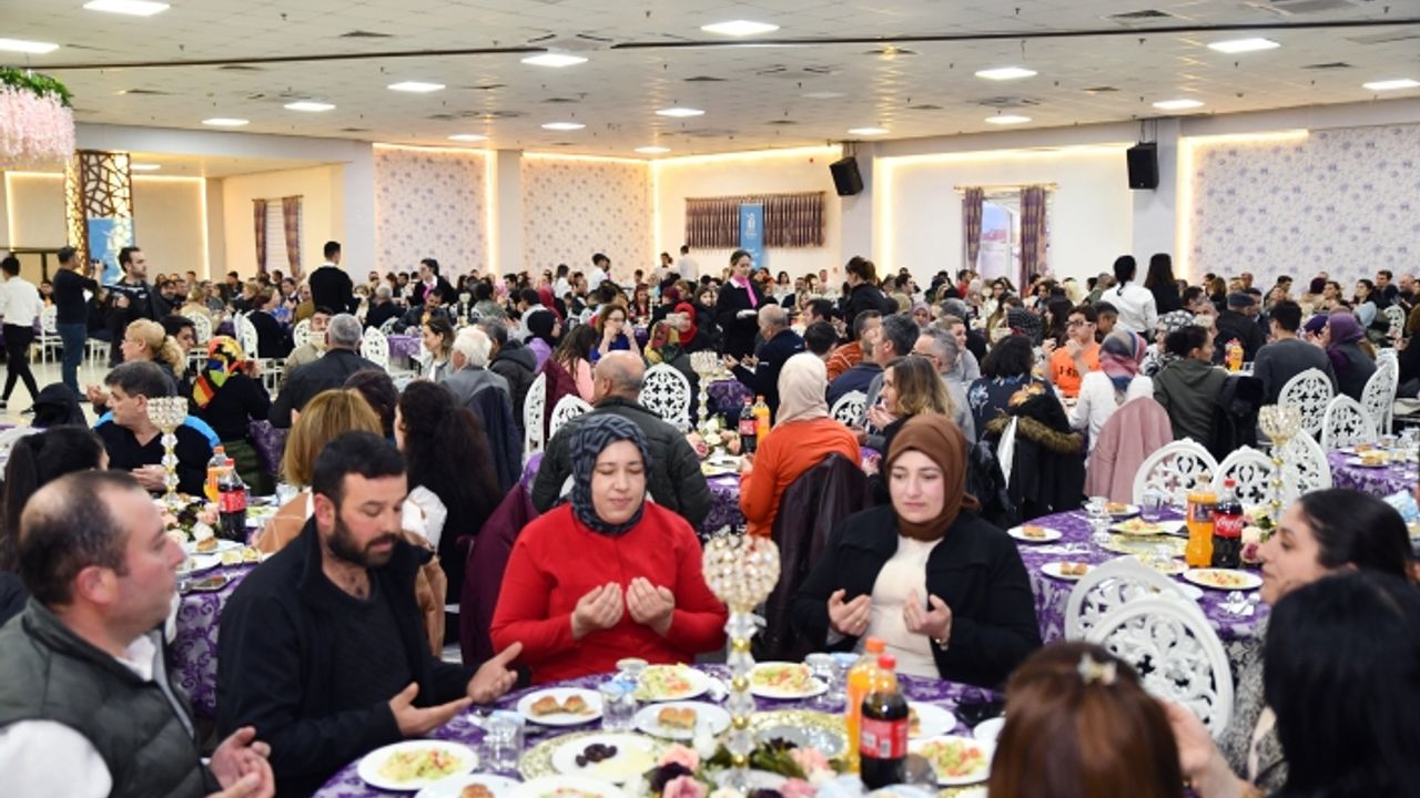 Tepebaşı personeli iftar programında bir araya geldi