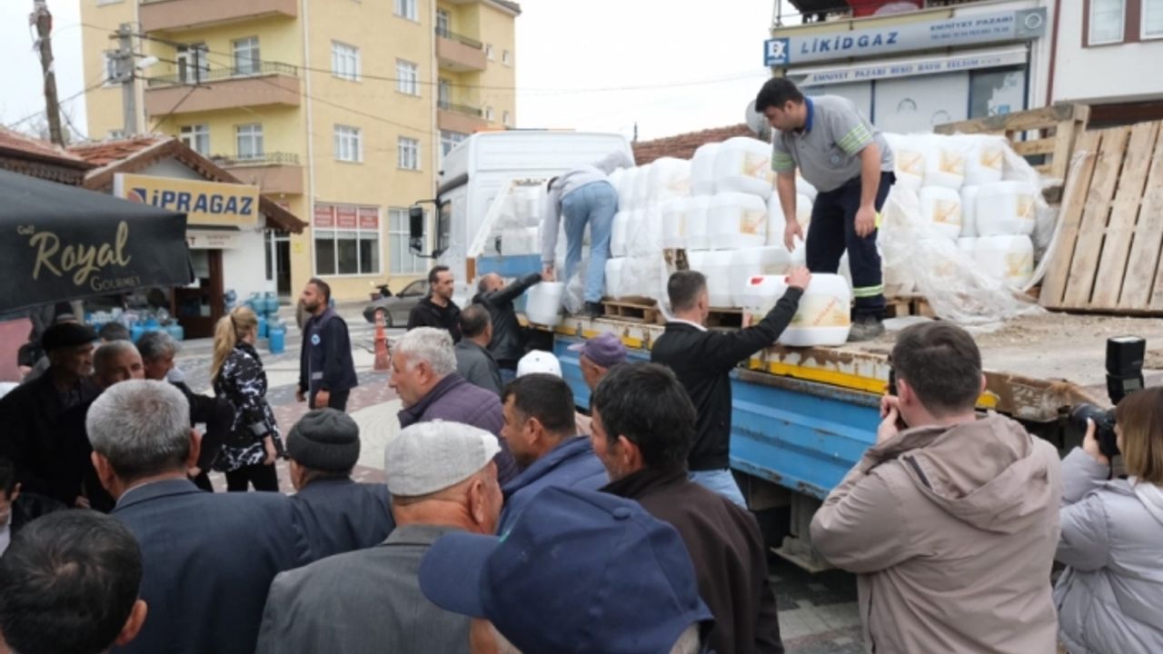 Beylikova ve Günyüzü çiftçisine gübre desteği