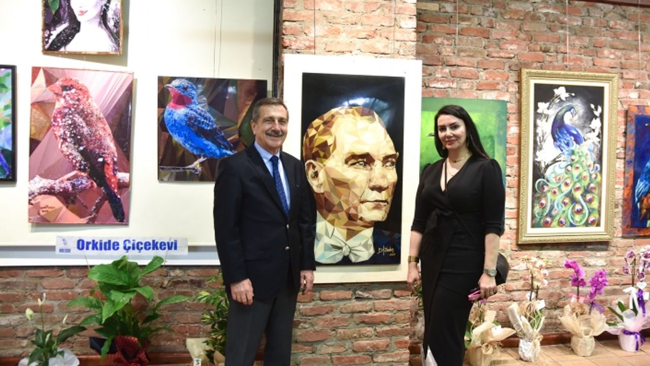 'Dönüşüm' sergisi Atila Özer Karikatürlü Ev’de açıldı