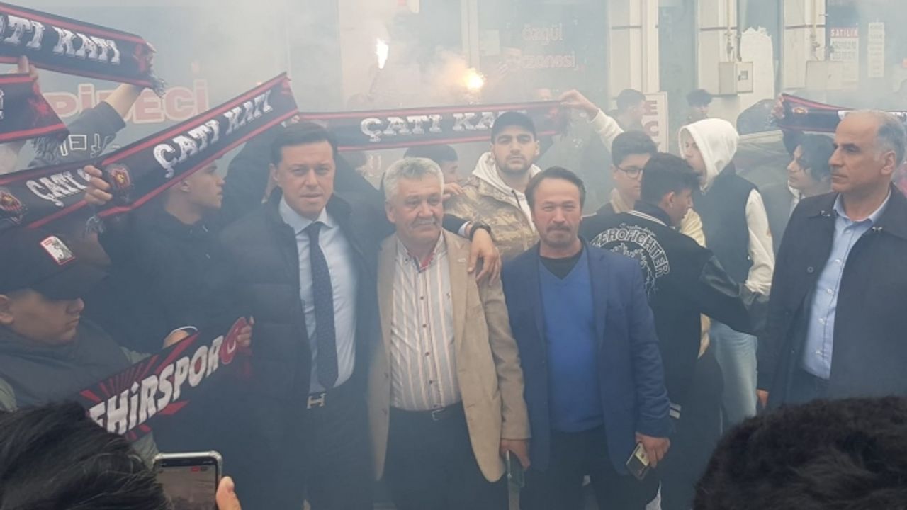 Hatipoğlu'nun Şirintepe Mahallesi'nde seçim bürosu açıldı