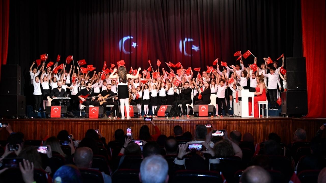 İki Elin Sesi Var'dan 23 Nisan konseri