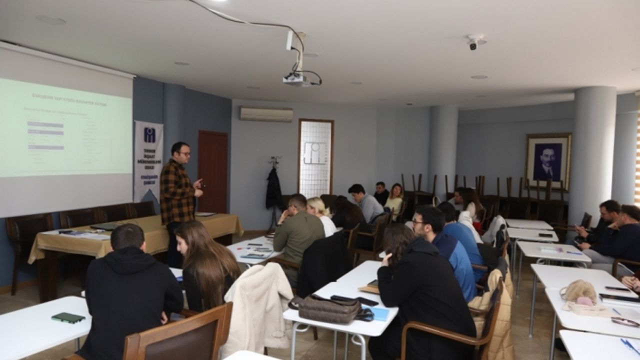 İnşaat mühendislerine sahada deprem riski analizi eğitimi