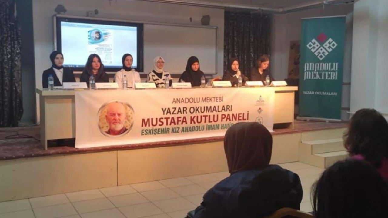 Liselerde 'Anadolu Mektebi Yazar Okumaları' paneli
