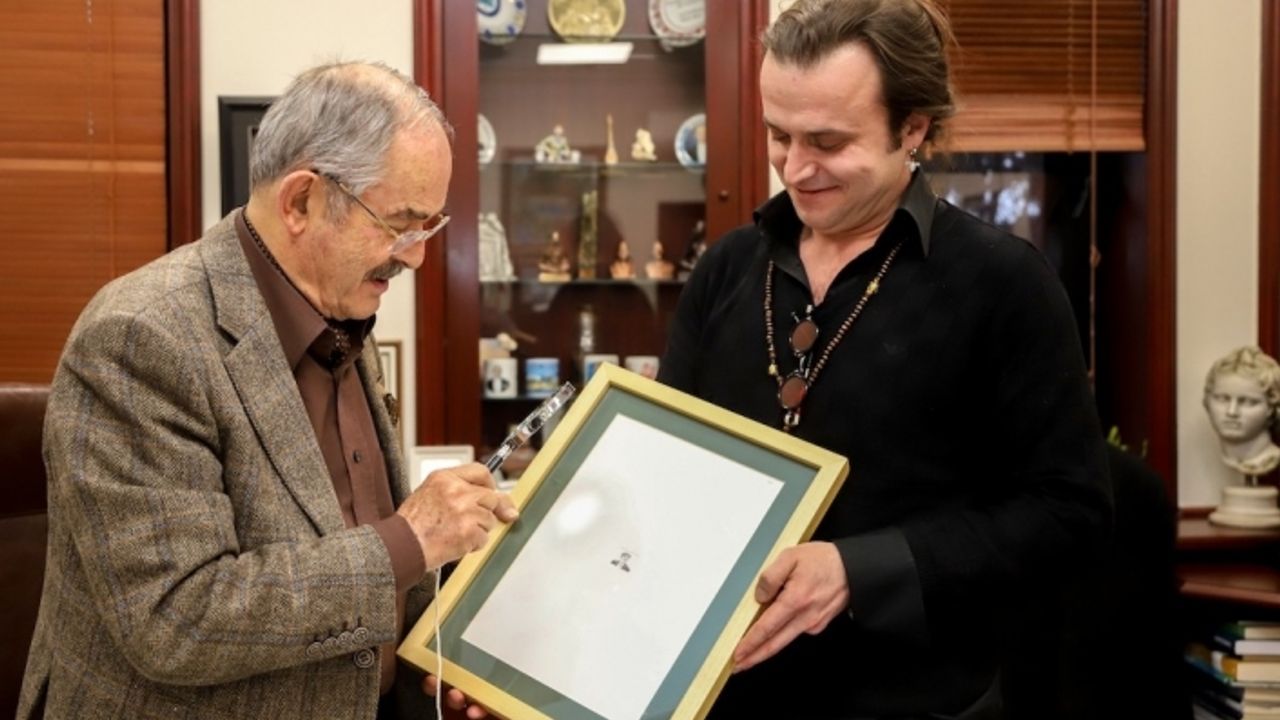 Mikro ressamdan Büyükerşen'e mikro portreli teşekkür