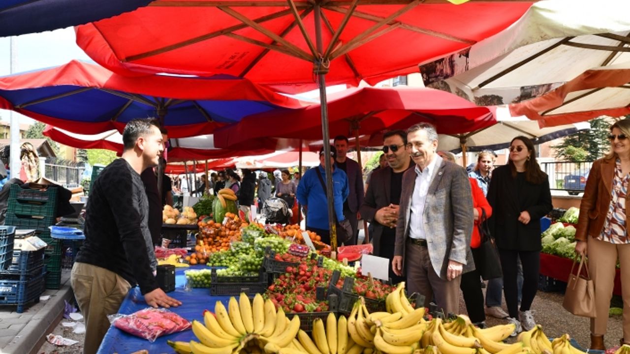 Başkan Ataç pazarcı esnafıyla bir araya geldi