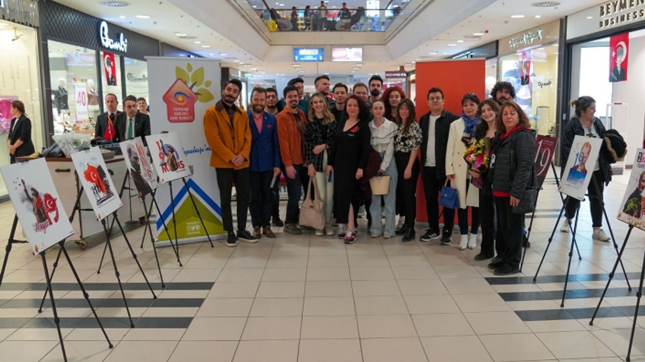 Kolaj Atölyesinin 19 Mayıs temalı çalışmaları sergilendi
