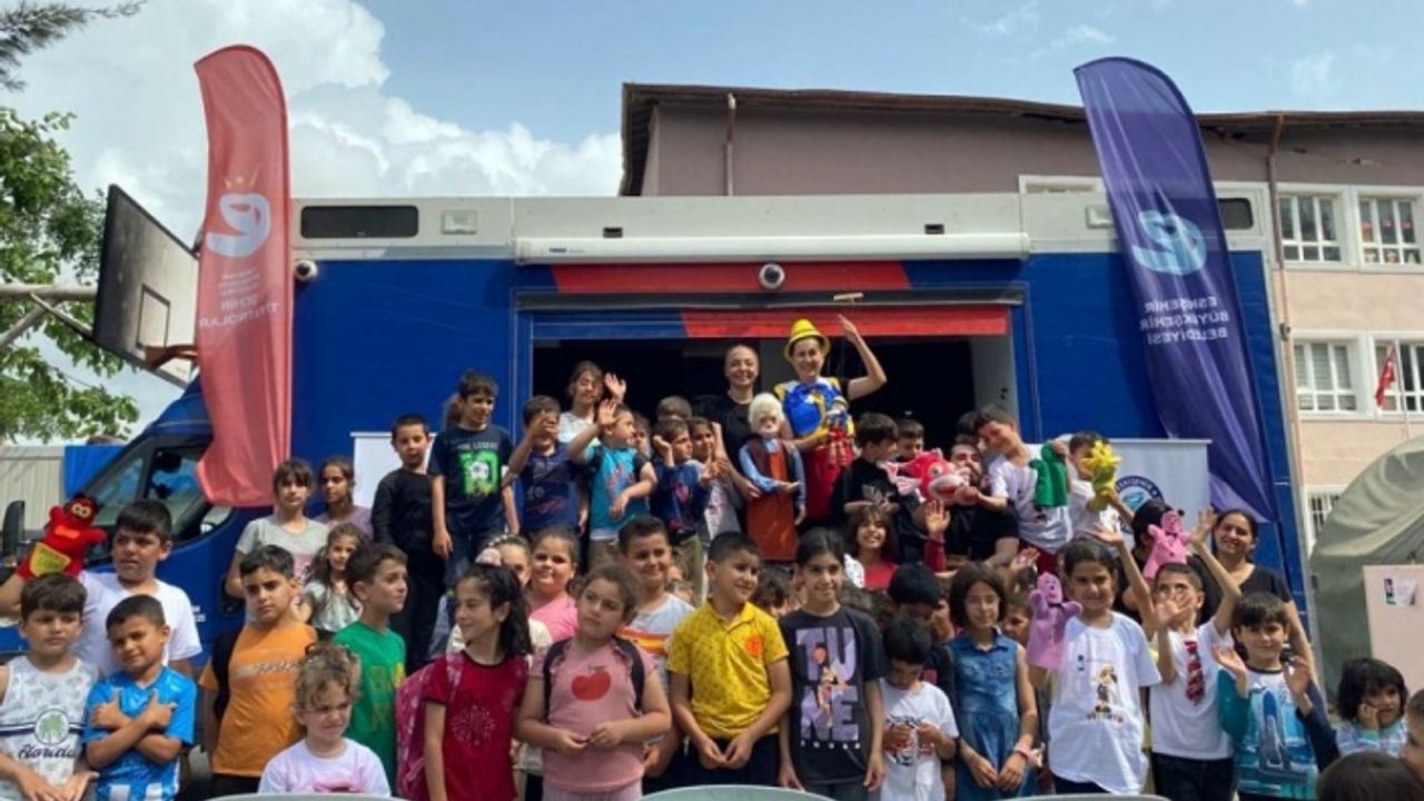 Şehir Tiyatroları Hataylı çocuklarla buluştu