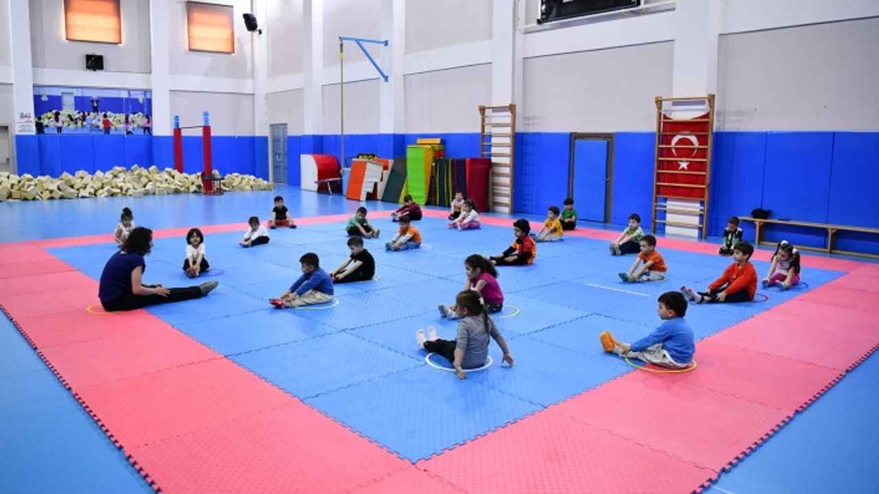 Yaz dönemi kurslarında 290 çocuk jimnastikle tanıştı