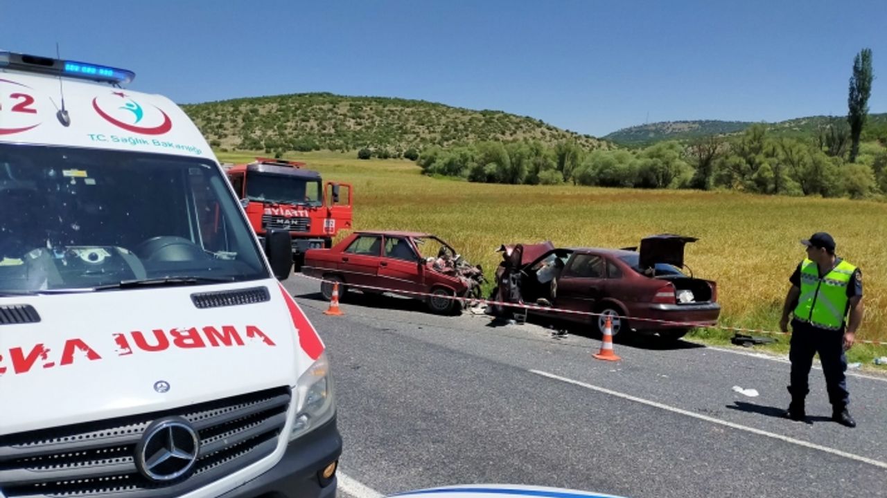 Bayram yolunda feci kaza: 1 ölü 7 yaralı