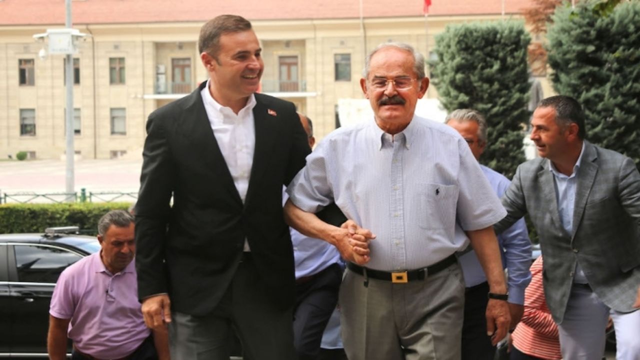 Ahmet Akın'dan Büyükerşen'e ziyaret