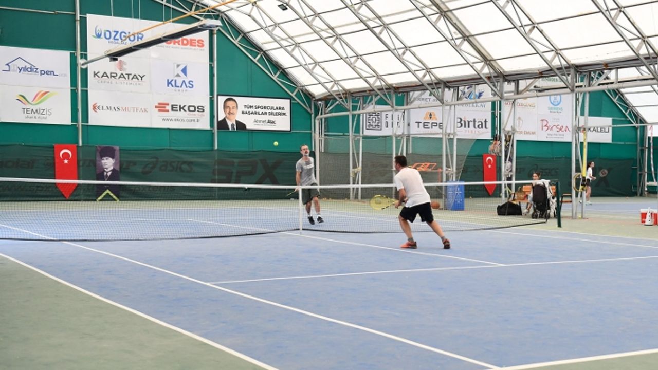 1'inci Tepebaşı Kurtuluş Kupası Turnuvası başladı