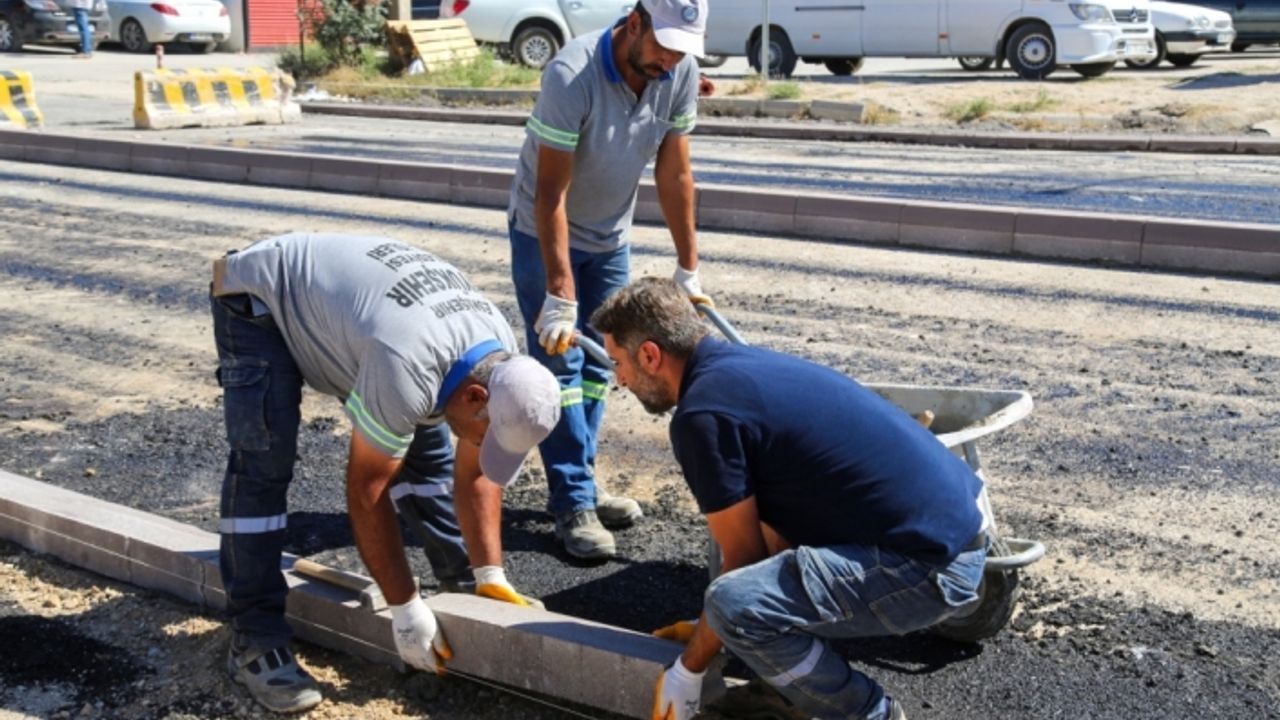 Baksan'da yol yapım çalışmaları sürüyor