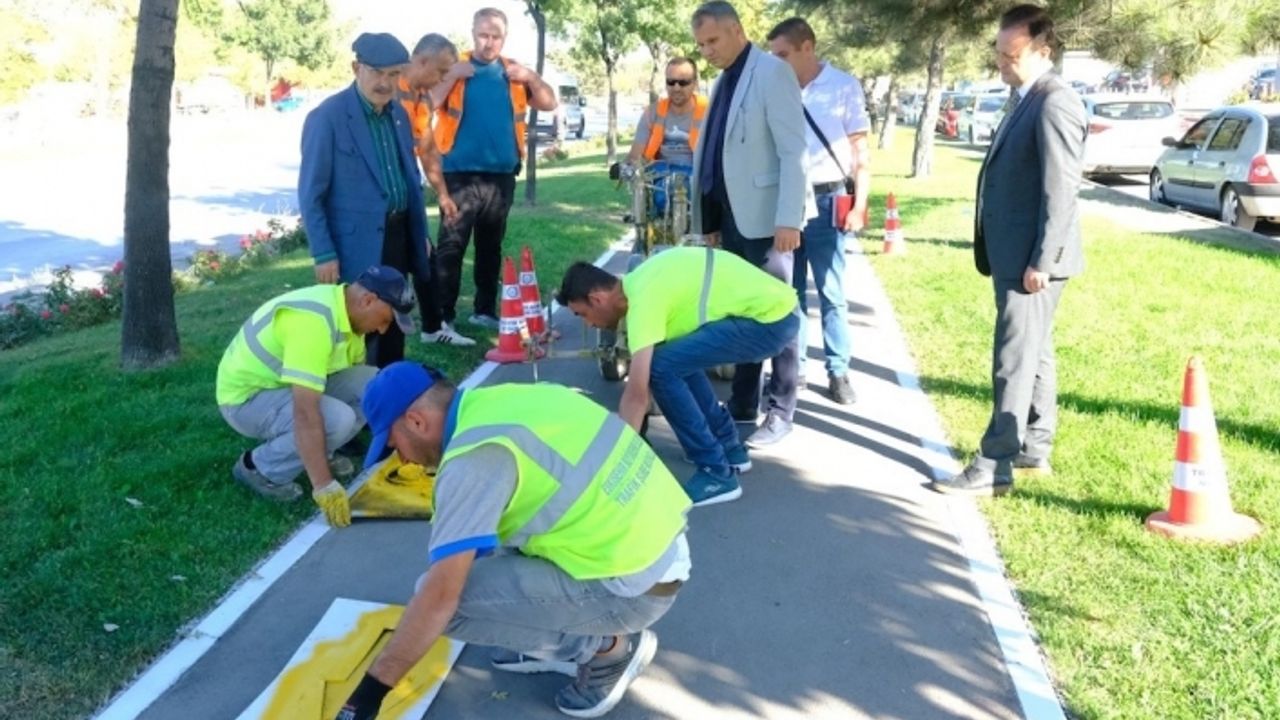 Başkan bisiklet yolu çalışmalarını yerinde inceledi
